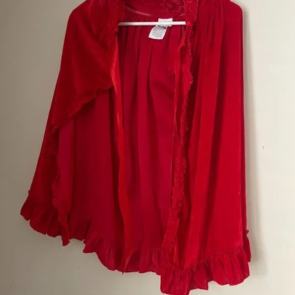 Red Riding Hood Velvet Cape - Picture 2 of 5
